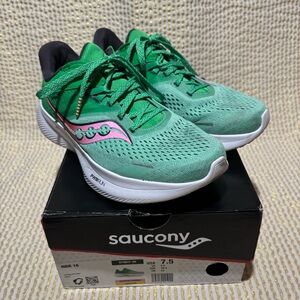 Saucony Ride 16 Sneakers Size 7.5 Wide Green Pink